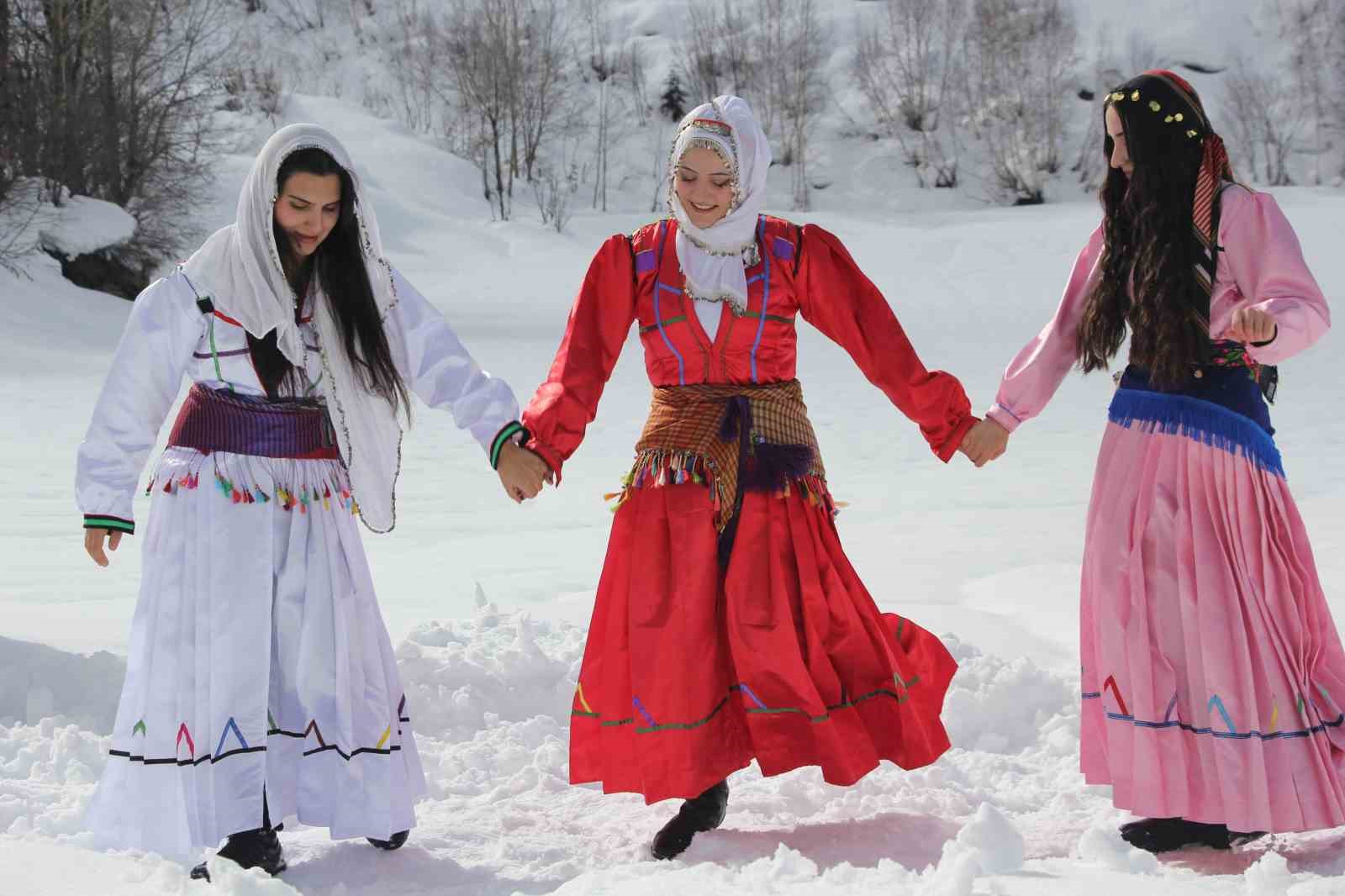 karlar altindaki dogal yasam maden koyunde sanatla bulustu 10 FzqpIAqT
