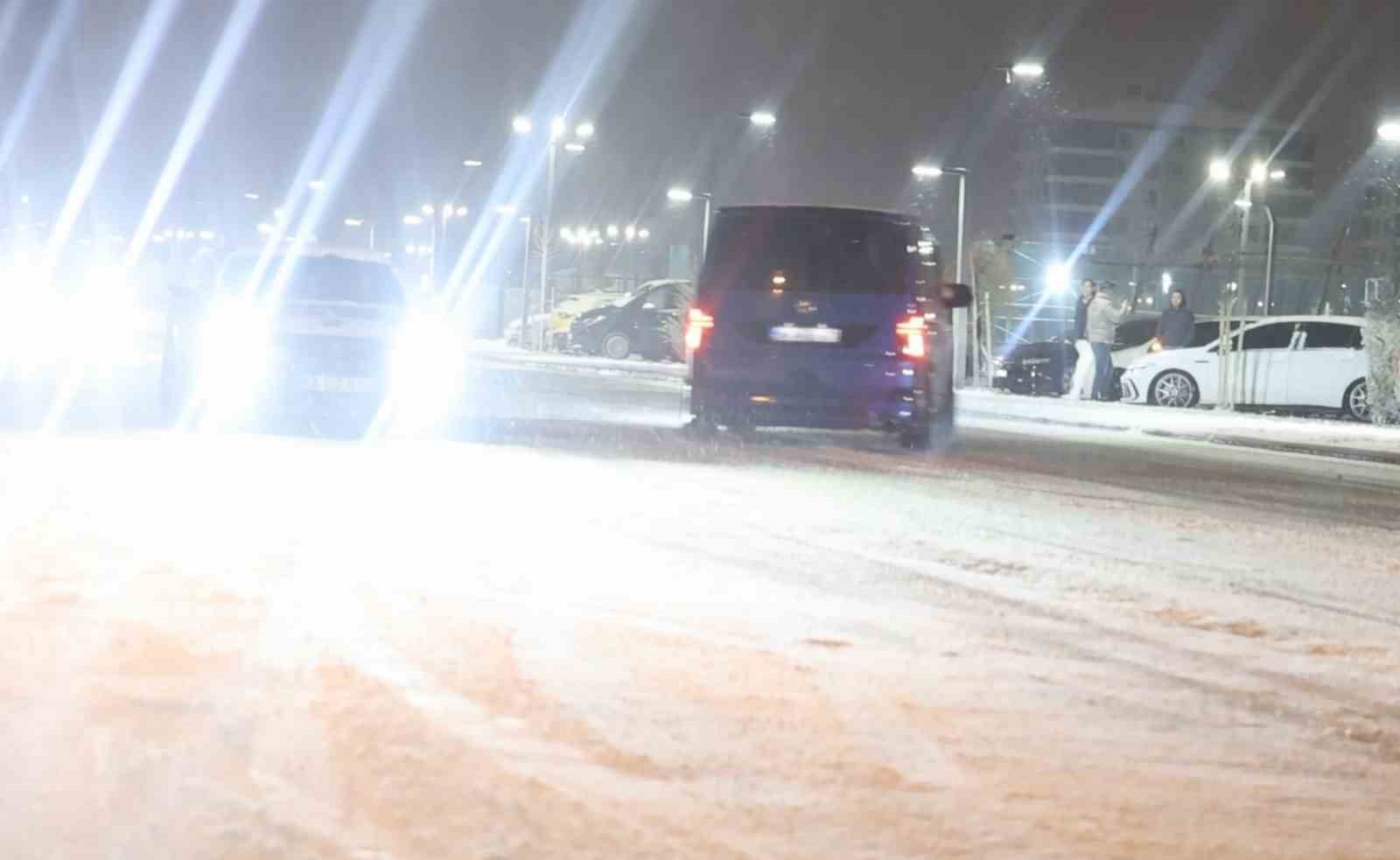 karli yolda drift atan suruculerin tehlikeli anlari kamerada 8 zLmvzbjZ