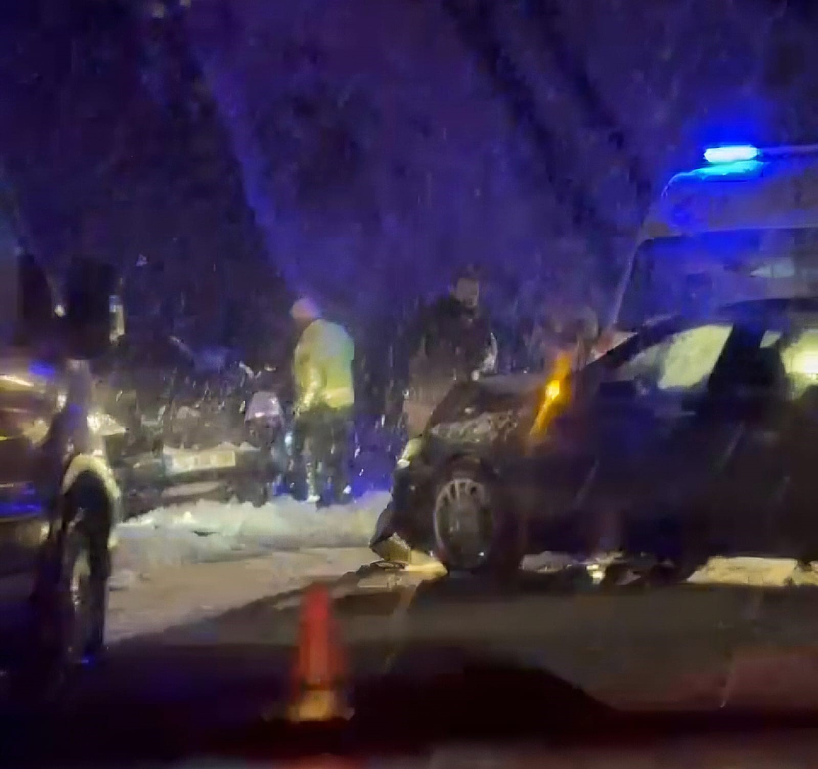 karli yolda kayan otomobil karsi seritten gelen aracla carpisti 6 yarali 1 EAyRwOmV