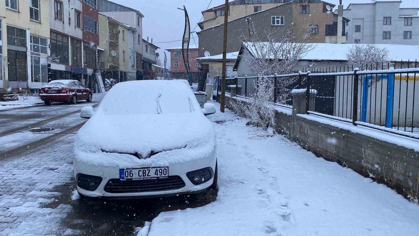 karliova beyaza burundu 2 cuGDtOMR