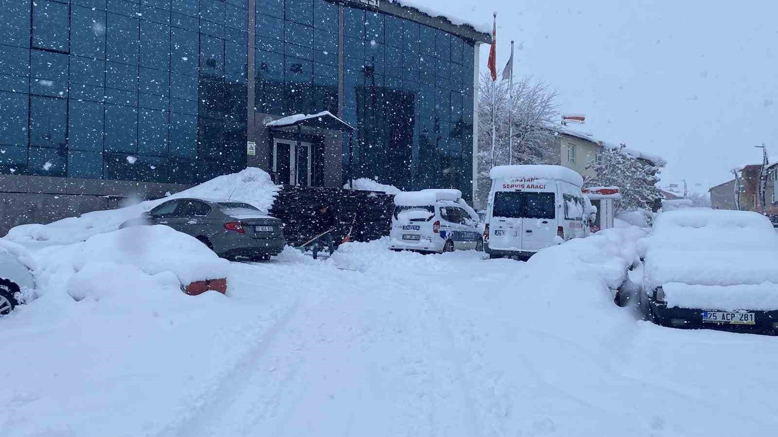 karliovada kar kalinligi 30 santime ulasti 0 ViTMJzqC