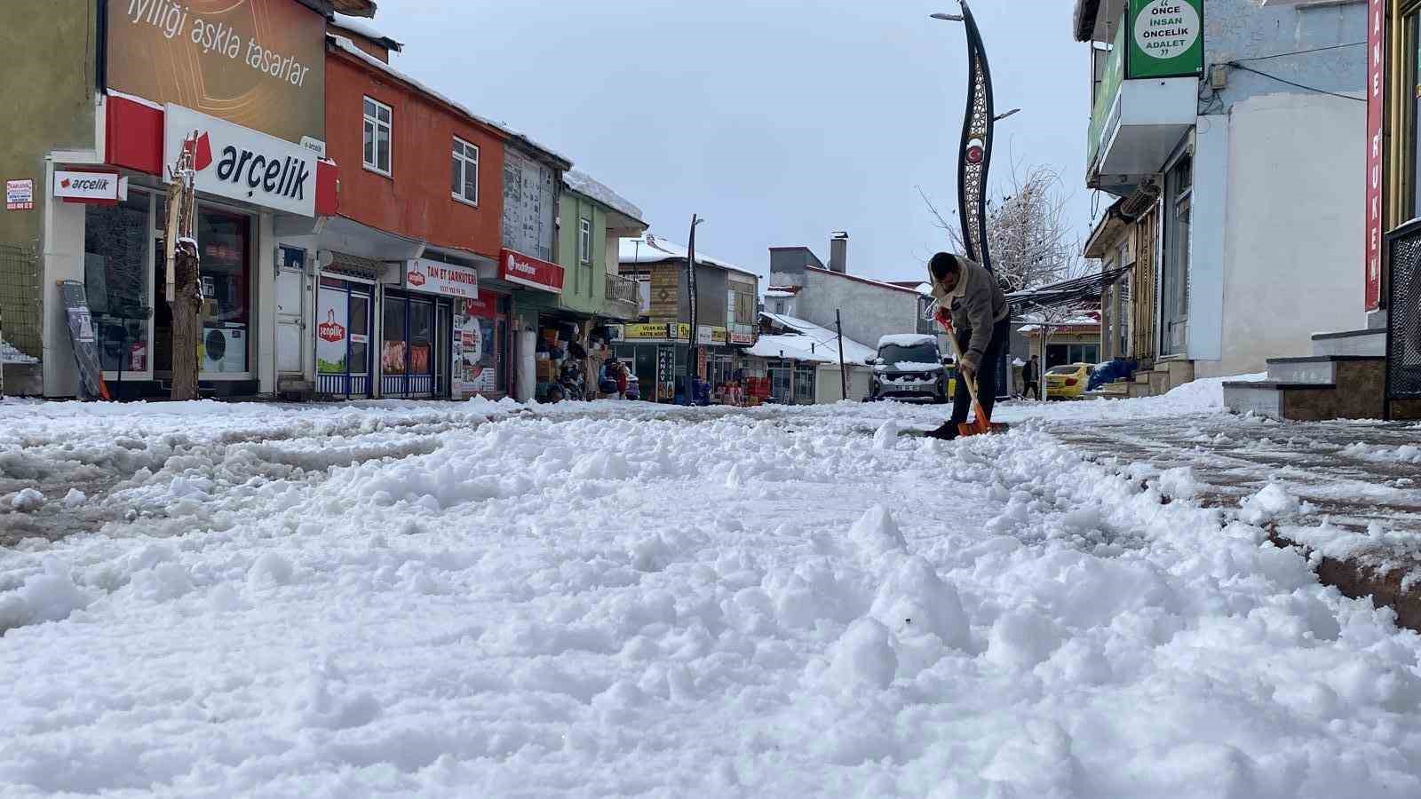 karliovada kar yagisi etkisini surduruyor 5 eB4guVEU