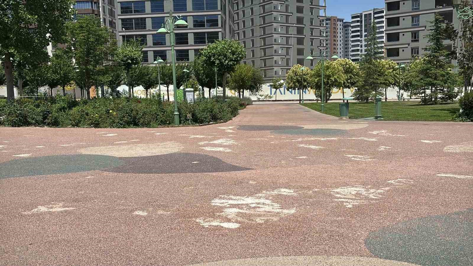 karne gunu bicaklanan 10uncu sinif ogrencisi agir yaralandi 2 dgFVt2M1
