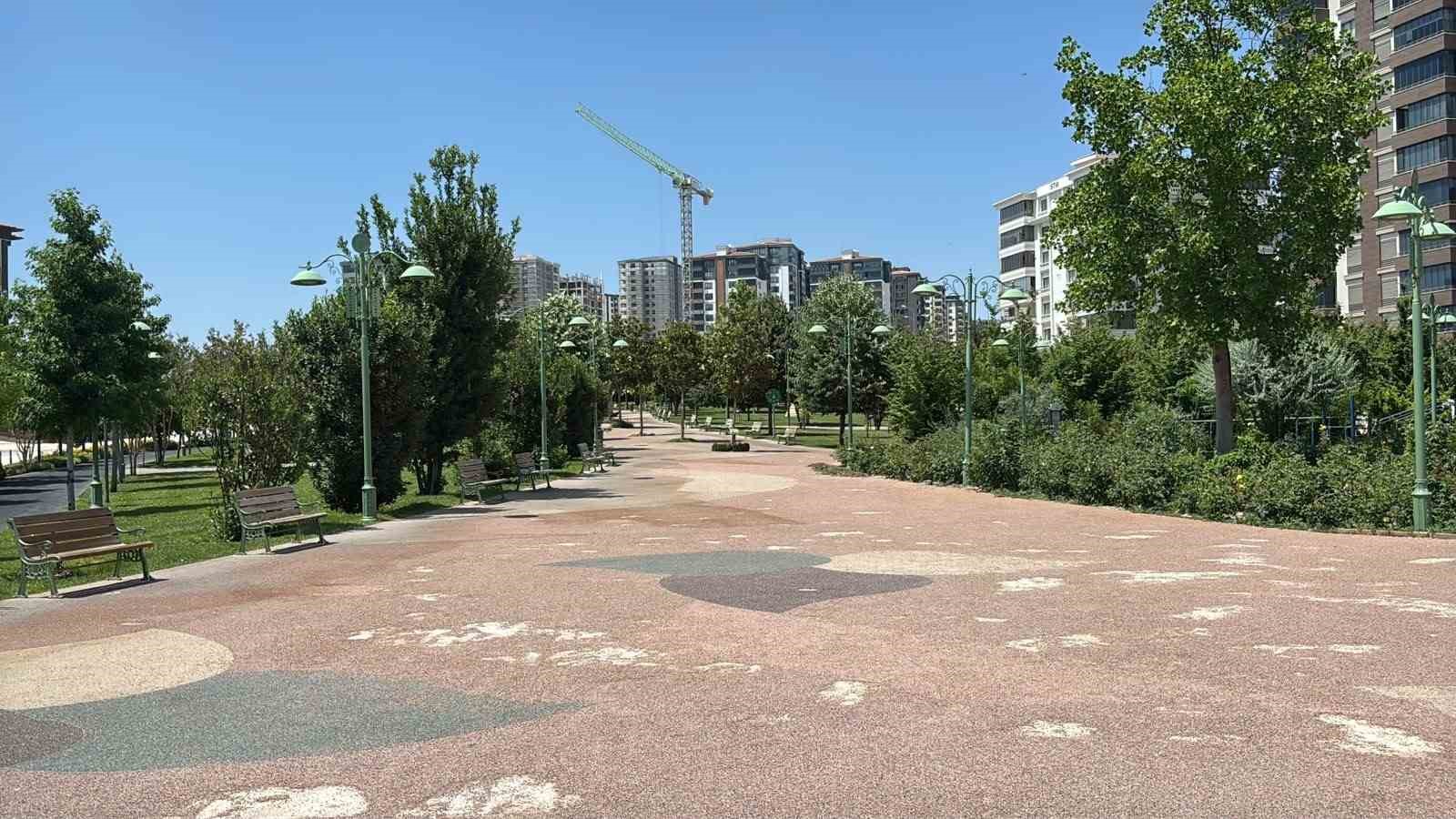 karne gunu bicaklanan 10uncu sinif ogrencisi agir yaralandi 3 KUuqdpm1