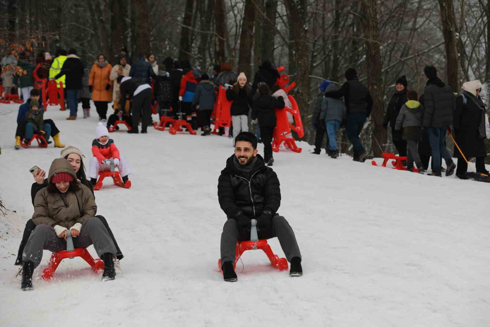 karne hediyesi kar eglencesi aktepede 7den 70e kizak soleni 5