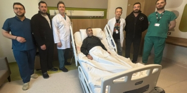 karninda-8-kiloluk-bobrekle-yasayan-hasta-30-dakikalik-ameliyatla-sagligina-kavustu-qM3UOaeL.jpg