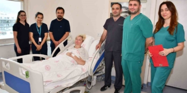 karnindan-12-kilogramlik-yumurtalik-kitlesi-cikarildi-bycltWAQ.jpg