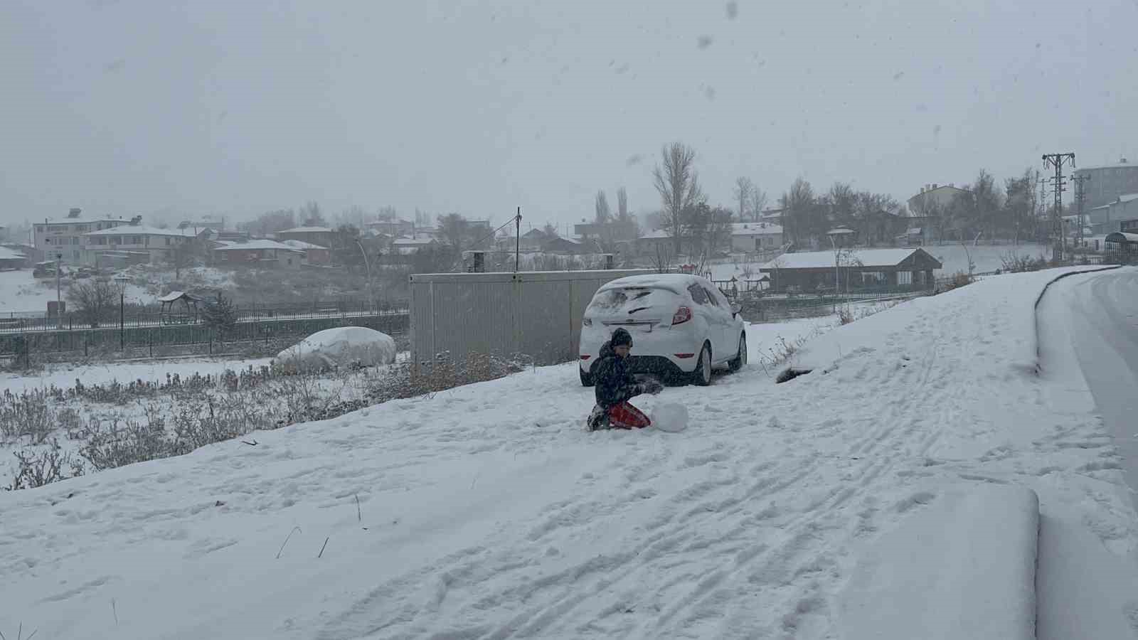 kars beyaz gelinligini giydi meteoroloji uyarmisti kar sehre indi 0