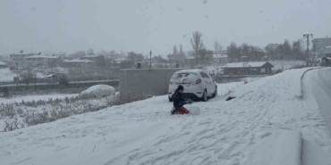 kars-beyaz-gelinligini-giydi-meteoroloji-uyarmisti-kar-sehre-indi-w2qzKSHf.jpg