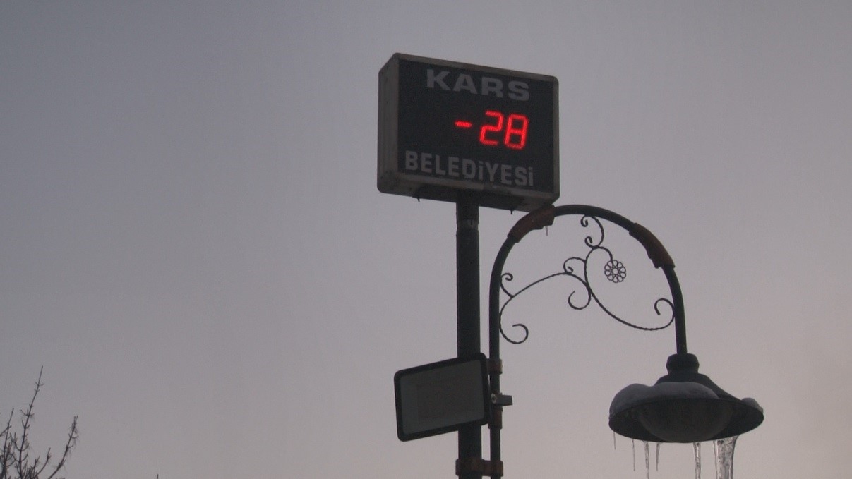kars buz tuttu termometreler eksi 28i gosterdi 0 PsBJdbVg