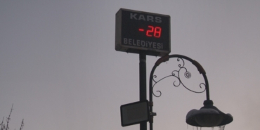kars-buz-tuttu-termometreler-eksi-28i-gosterdi-Dqrh2Gd6.jpg