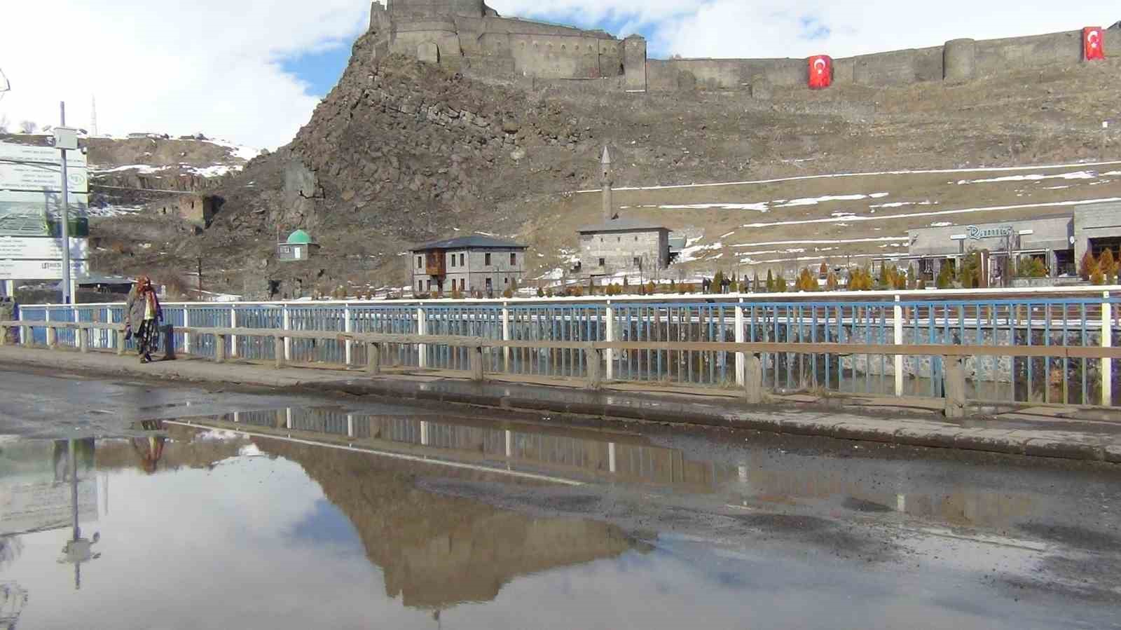 kars cayinda erken bahar zemheri beklenirken buzlar cozuldu 5 A5N69ybG