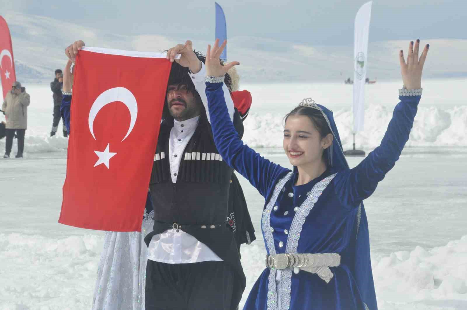 kars cildir golunde buz ustunde muhtesem solen 7 mORBT9pc