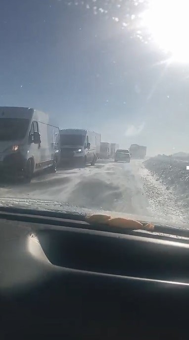 kars gole yolunda onlarca arac mahsur kaldi 2 Bvaw54lv