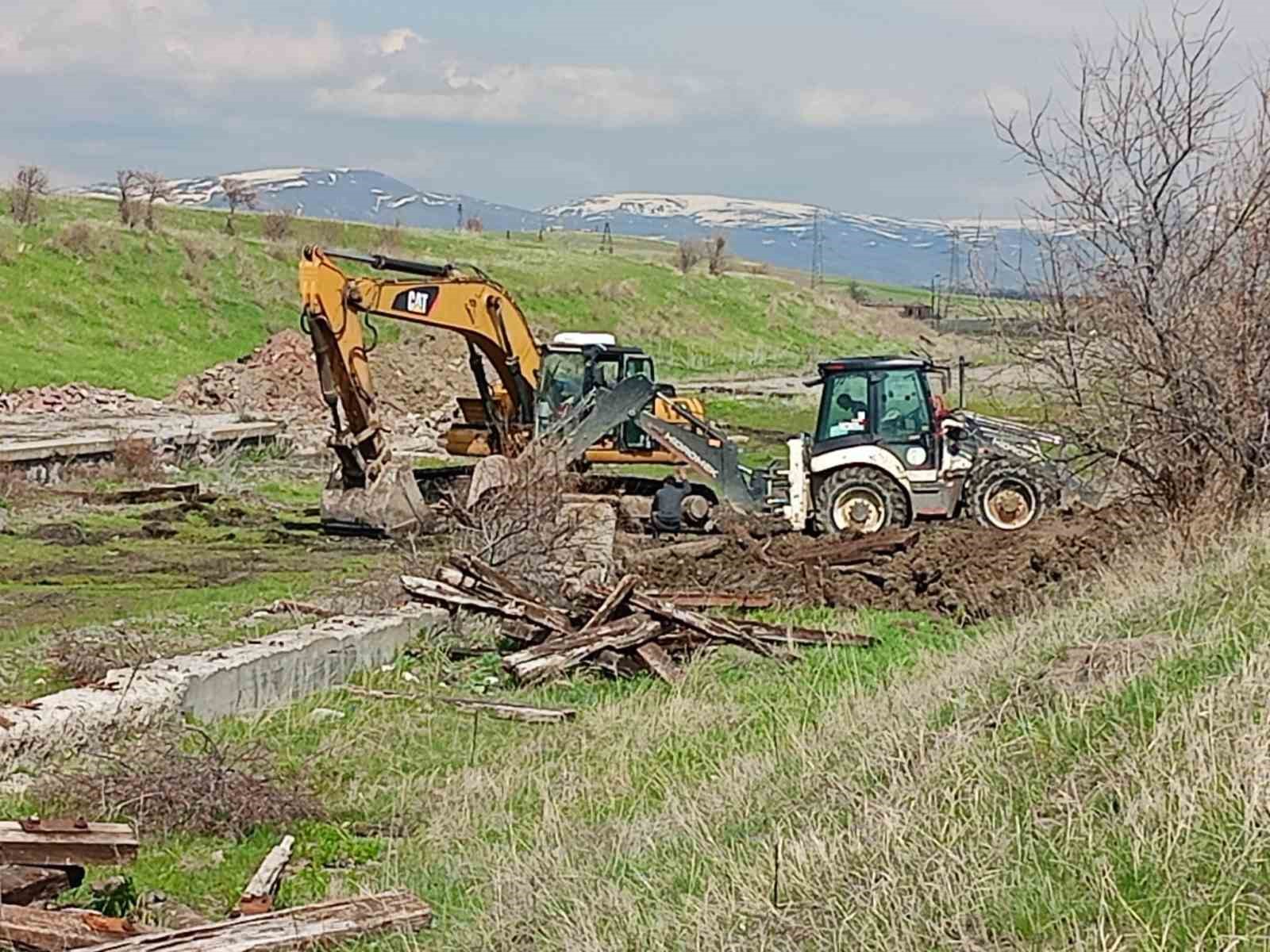kars gumru demiryolu hattinda calismalar basladi 0 H7TUQGRp