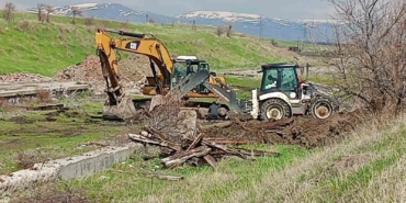 kars-gumru-demiryolu-hattinda-calismalar-basladi-3MVNlAgg.jpg