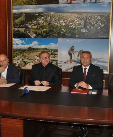 kars-kasari-avrupa-yolunda-ab-cografi-isaret-tescili-icin-tarihi-adim-5aiU2HLc.jpg