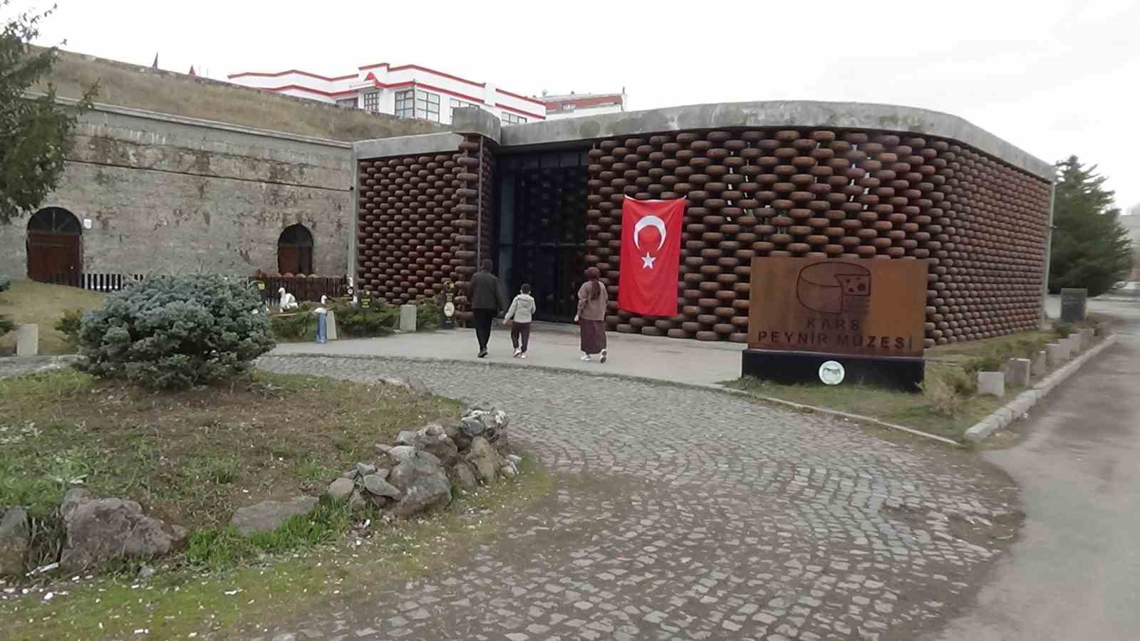kars peynir muzesi turistlerin gozdesi oldu 10 fnQMyAIL