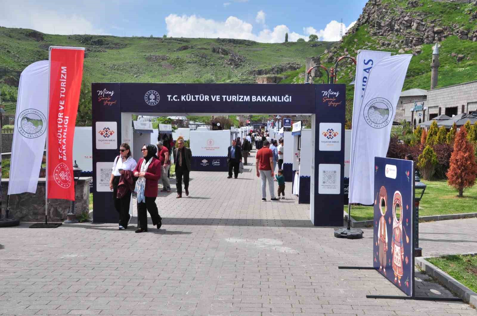 kars yasayan miras soleni renkli goruntulerle basladi 9 HMWSMvt5