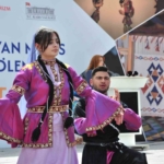 kars-yasayan-miras-soleni-renkli-goruntulerle-basladi-QCgqHMsi.jpg