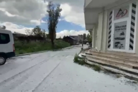 Kars’ta sel ve hortum paniği: Evleri su bastı, hortum anı kamerada 2 thumbnail