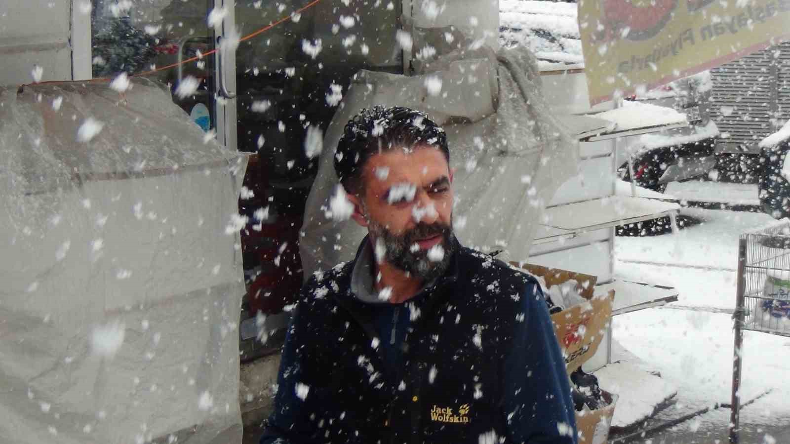 karsa kar biranda geldi her taraf bembeyaz oldu 6 6PDHj8I5