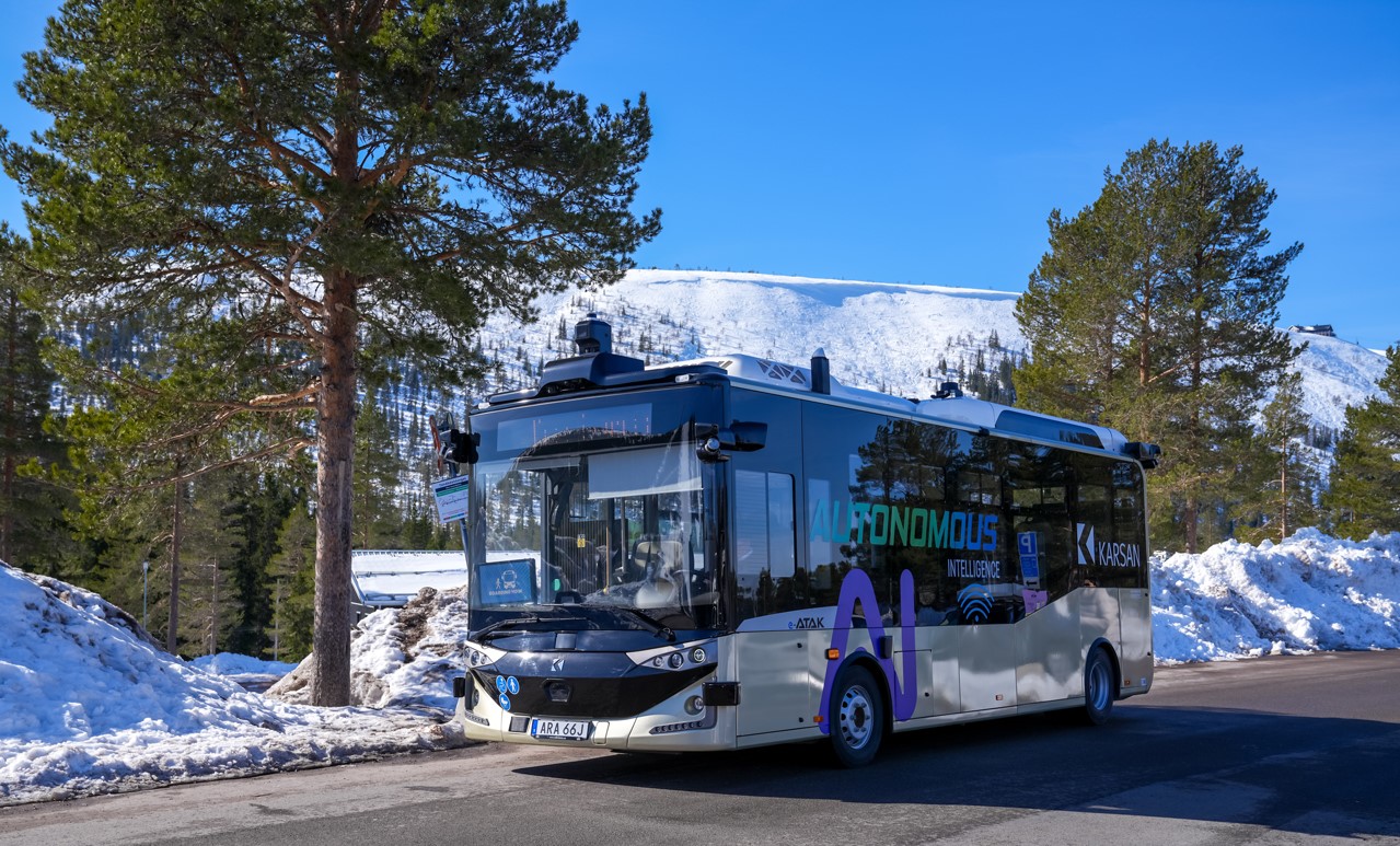 Karsan Otonom e-ATAK İsveç’te turistleri kayak merkezlerine taşıdı 7 karsan otonom e atak isvecte turistleri kayak merkezlerine tasidi 3 wNw3AQmb