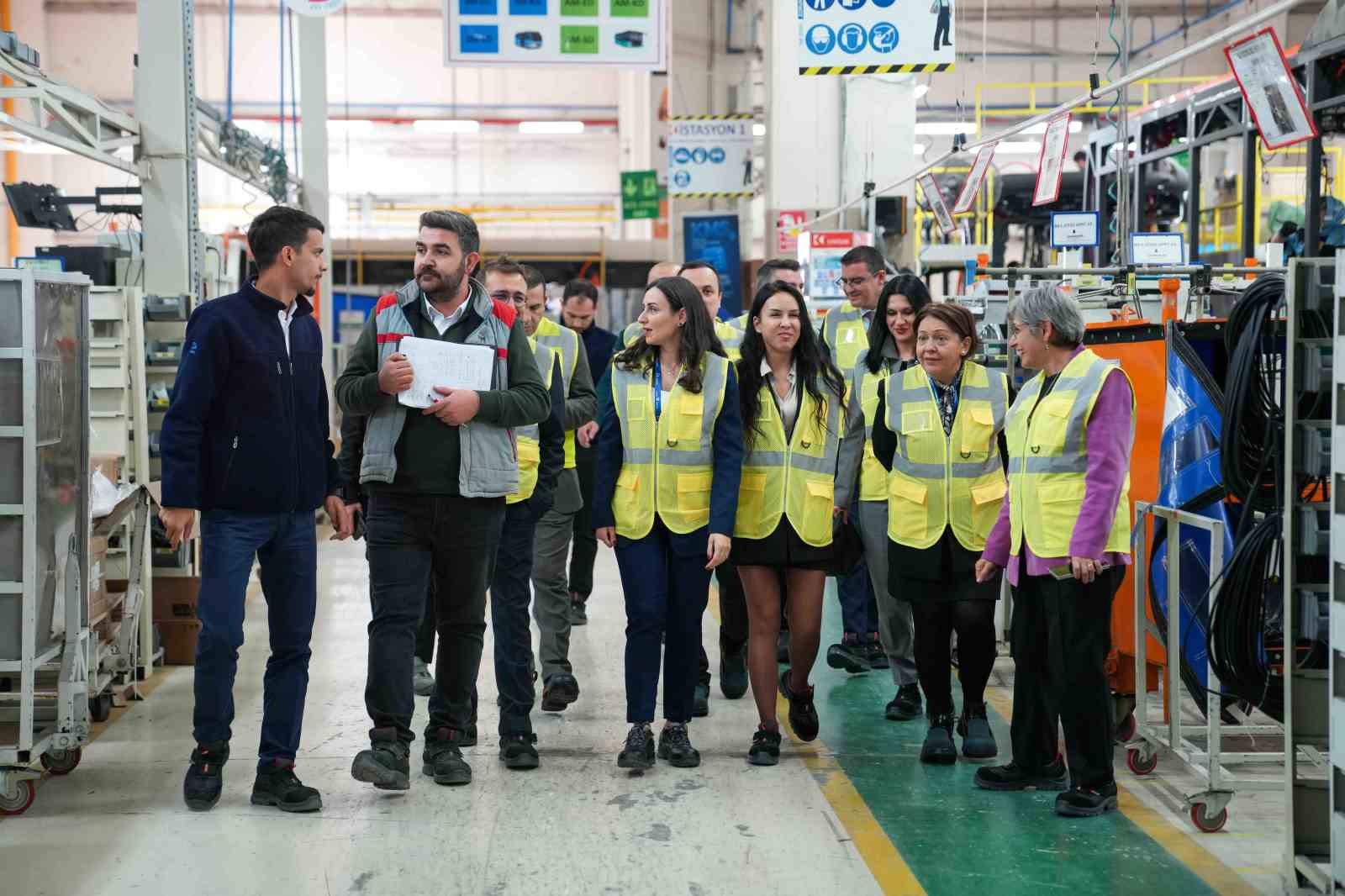 karsandan meslek liselerindeki kiz ogrencileri is hayatina hazirlayacak hamle 0 ih8Za5hw