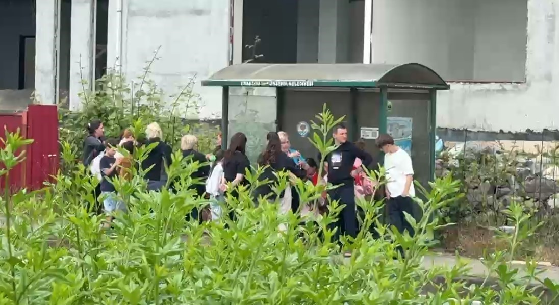 karsi seride savrulan otobus faciayi kil payi atlatti 1
