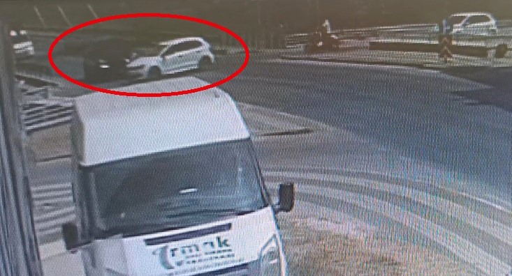 Karşı yola geçmek için alt geçidi kullanmadı, kaza kaçınılmaz oldu 4 karsi yola gecmek icin alt gecidi kullanmadi kaza kacinilmaz oldu 0 1FL4JaWh