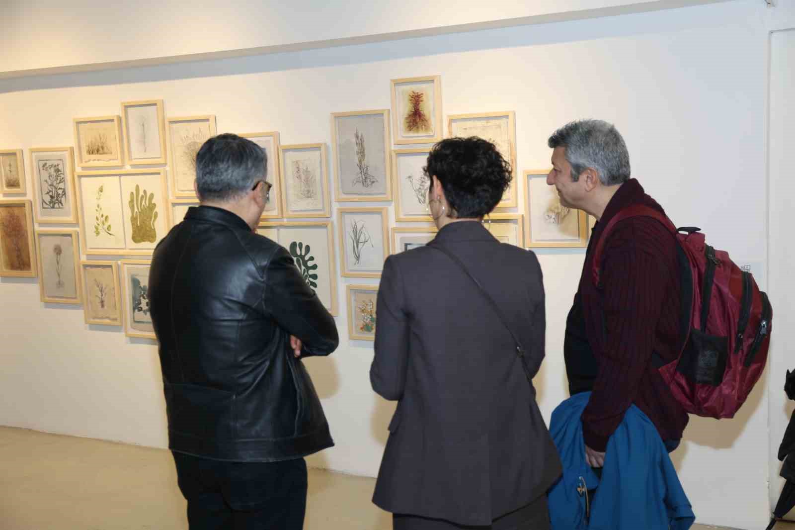 karsilasmalar devinimler izler sergisi ziyarete acildi 4 XJKpyf3Z