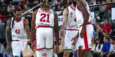 karsiyaka-basketbol-7-mac-sonra-kazandi-tL7v7eIC.jpg