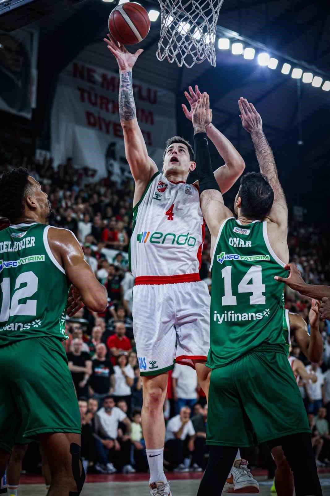 karsiyaka basketbolda iki ayrilik 1 I3WnkXMB
