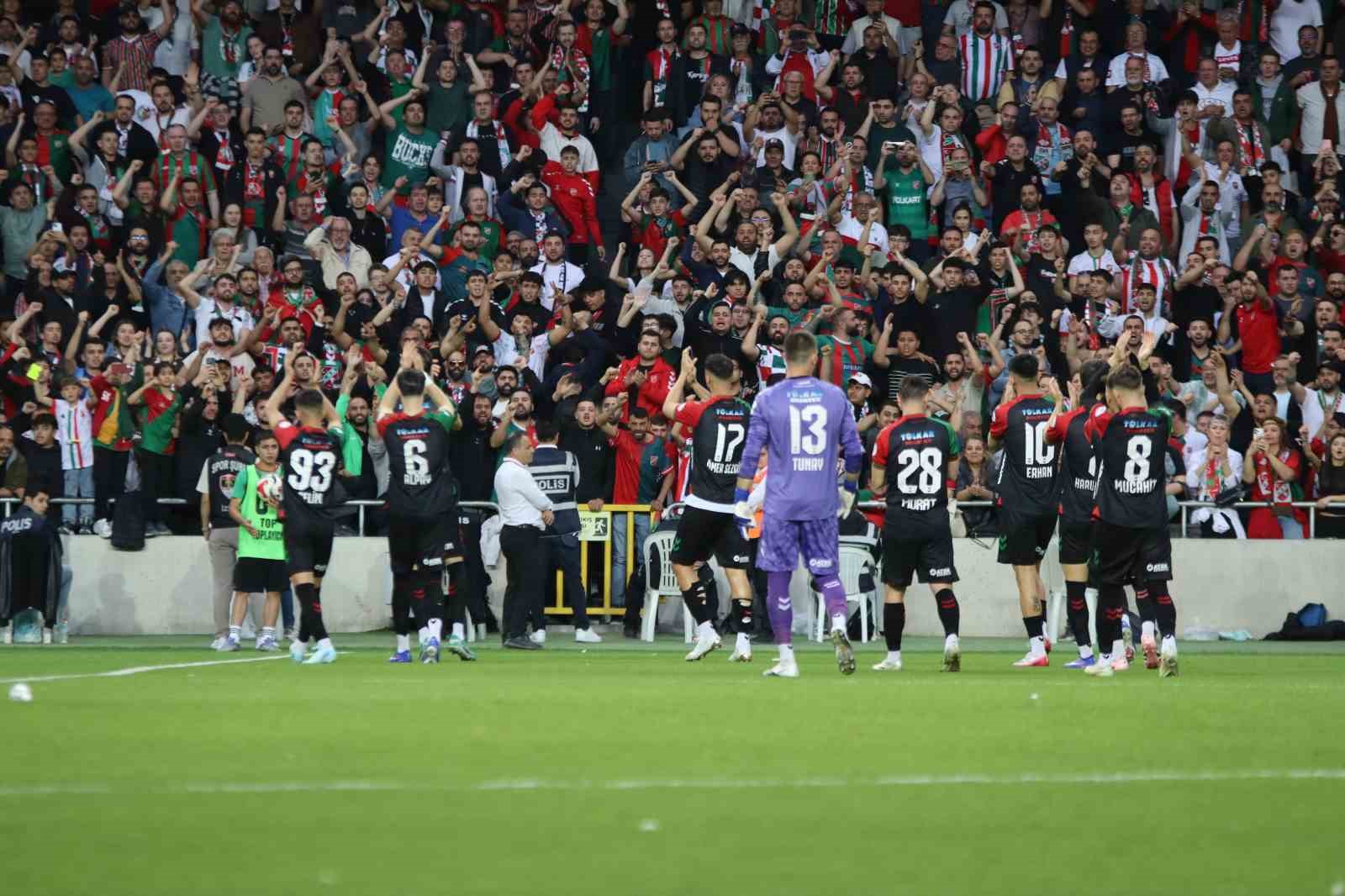 Karşıyaka, play-off’a veda etti 7 karsiyaka play offa veda etti 3 AZtsX7R7