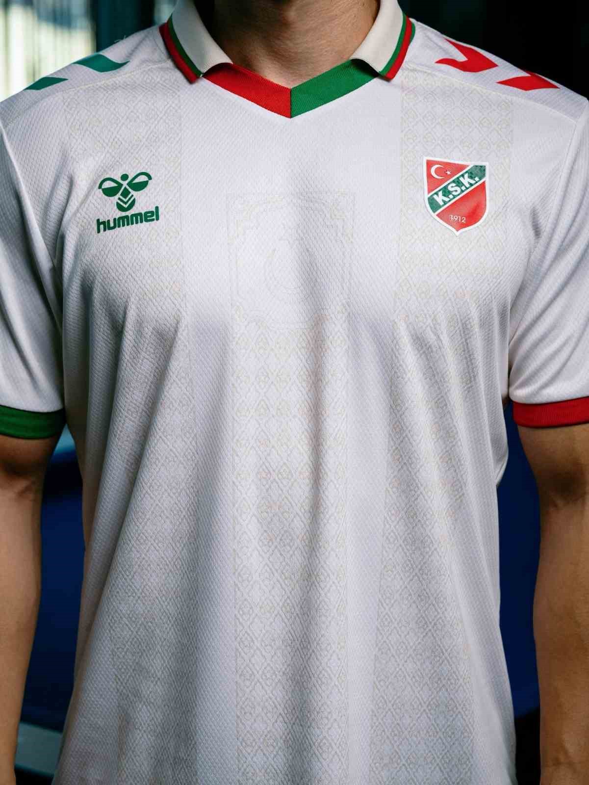 karsiyaka yeni sezon formalarini tanitti 2