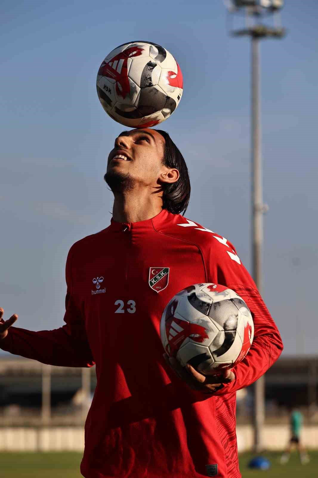 karsiyakali futbolcularin hedefi sampiyonluk 3 YbSUL21a