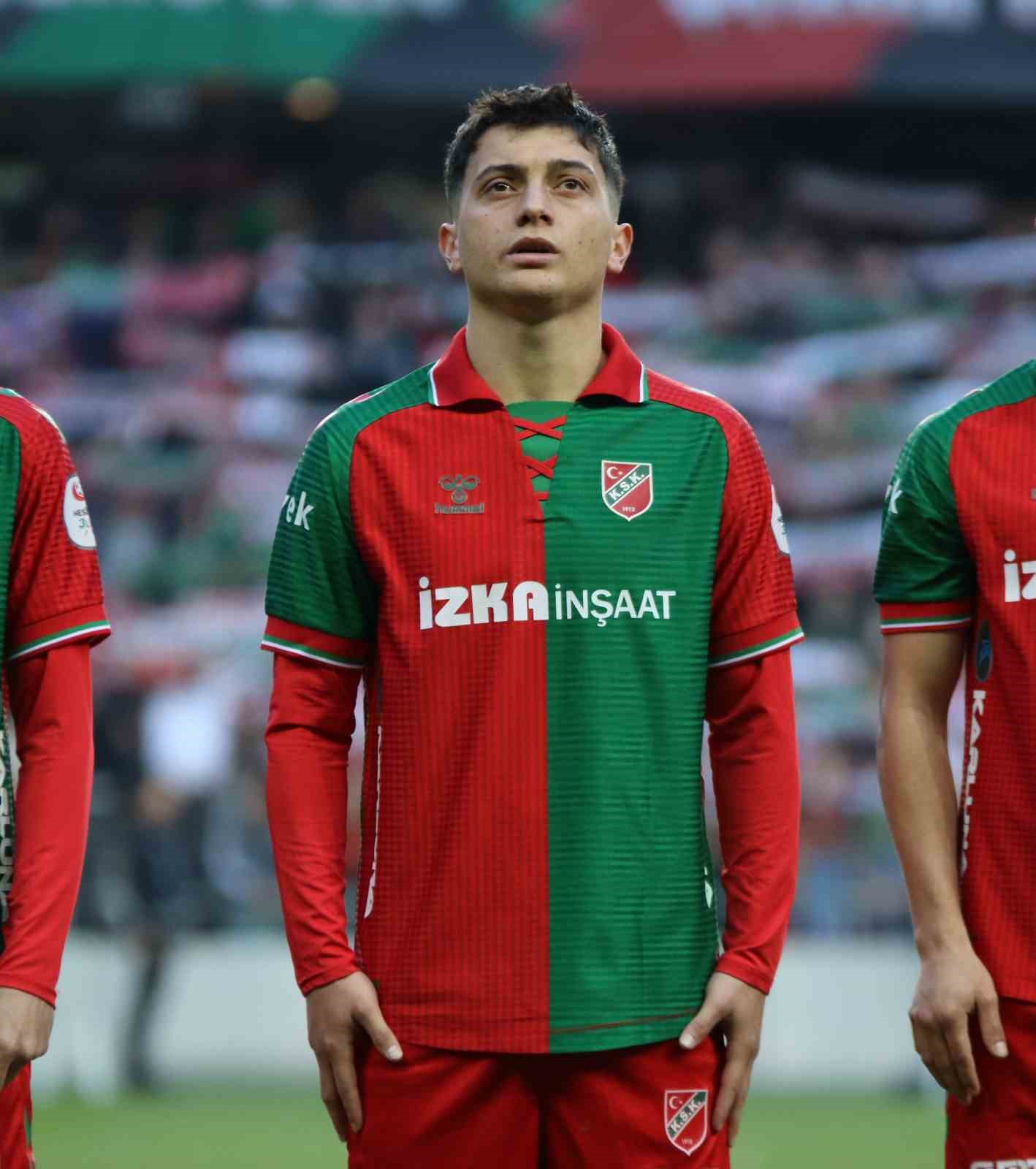 Karşıyaka’nın 20 yaşındaki yıldızı Berat Şahin parlıyor 8 karsiyakanin 20 yasindaki yildizi berat sahin parliyor 4