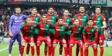 karsiyakanin-konugu-ayvalikgucu-belediyespor-R7zRJyah.jpg