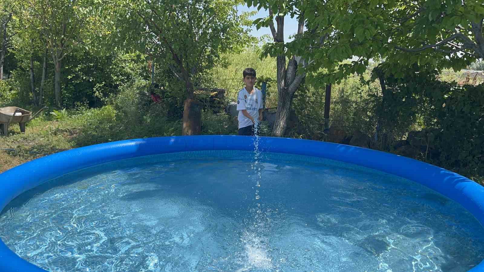 karsli cocuklar harcliklarini birlestirdi hayallerine yuzdu 3 TkwysrPR