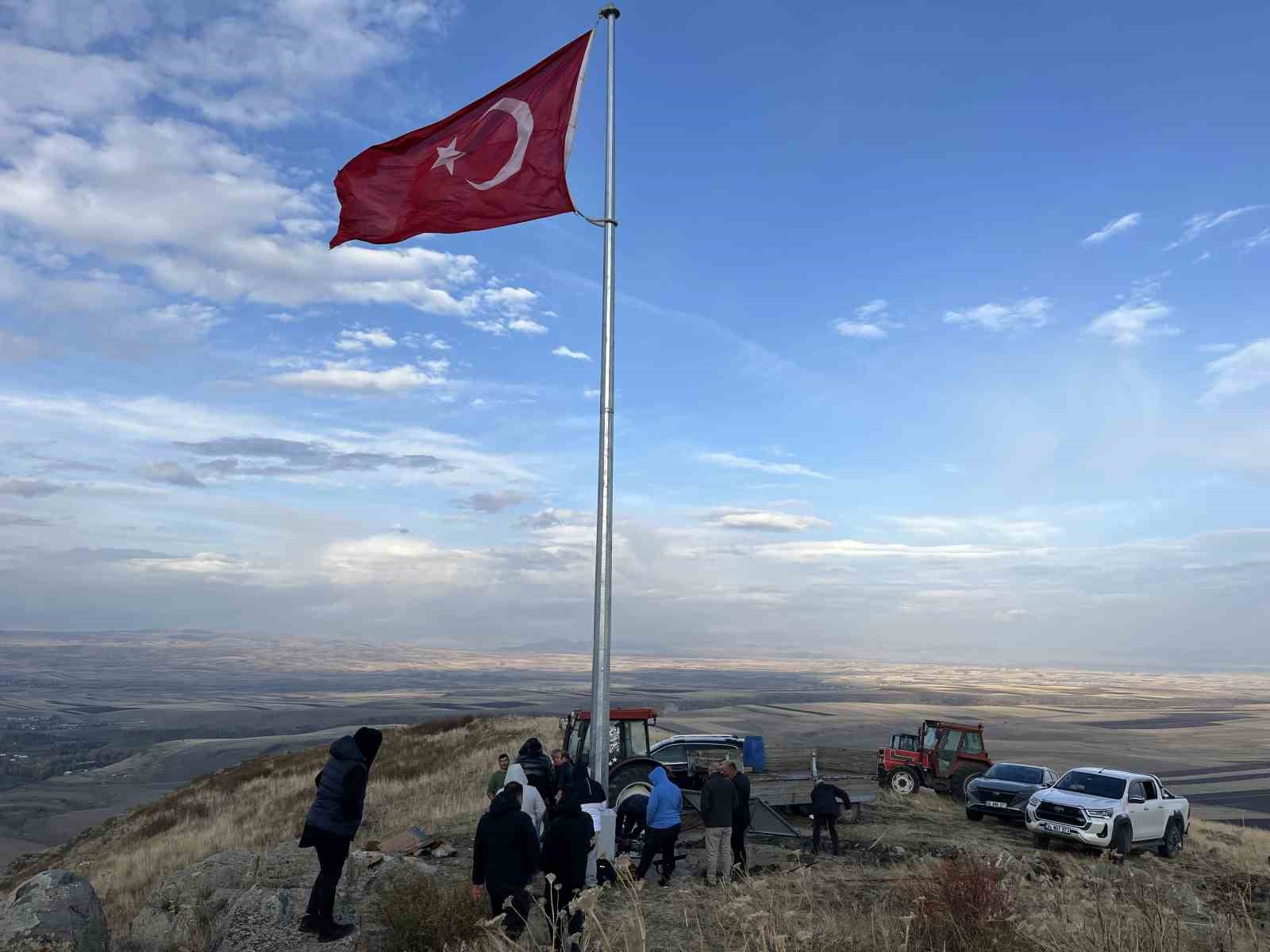 karsli koylulerin 20 yillik hayali ermenistan sinirina turk bayragi diktiler 3 VeVbPid8