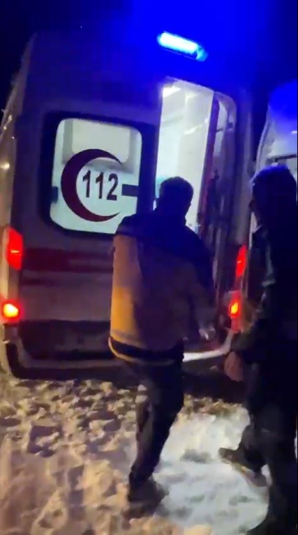 karsta 1 yasindaki bebek icin ekipler seferber oldu 3 yq3K2ef5