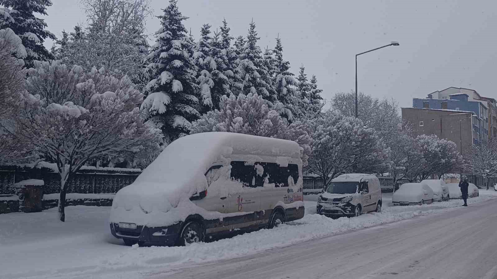 karsta 212 koy yolu ulasima kapandi 2 DTRF8tAz