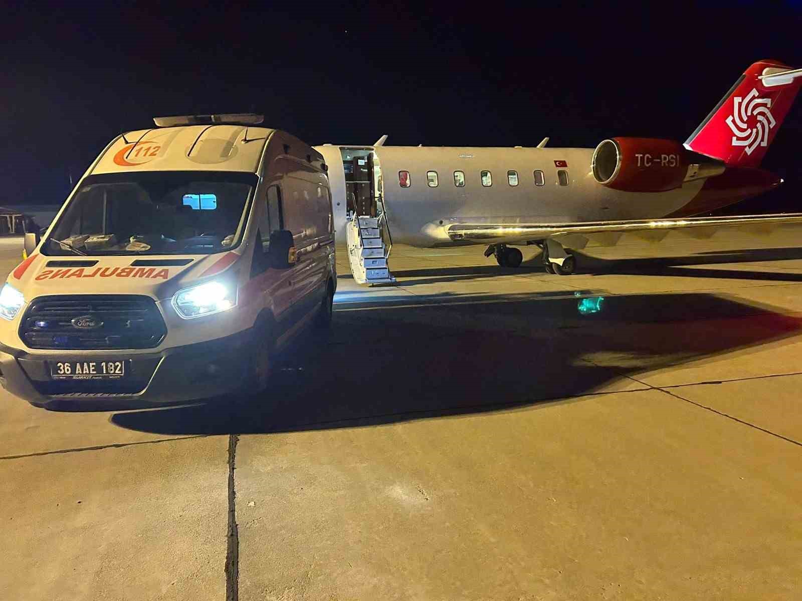 karsta ambulans ucak 44 gunluk bebek icin havalandi 0 WaSlYltK