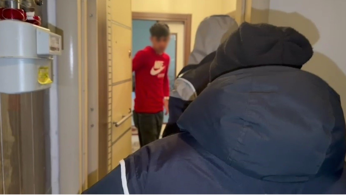 karsta apartta 4 duzensiz gocmen yakalandi 1
