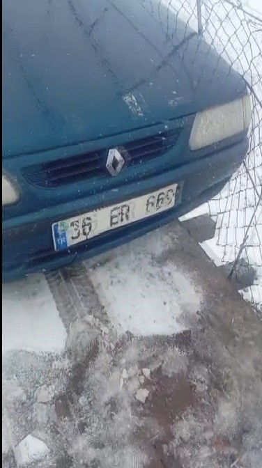 karsta asma koprude korku dolu anlar otomobil buzda kayarak asili kaldi 2 JLCQhARM