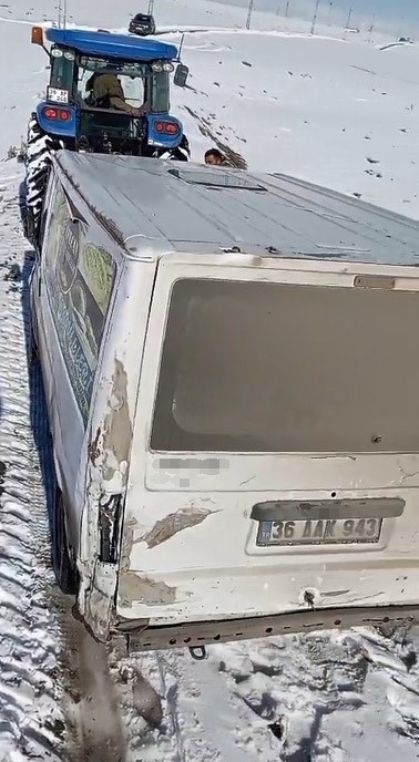 Kars’ta asma köprüde minibüs mahsur kaldı 5 karsta asma koprude minibus mahsur kaldi 1 BLbPLAVh