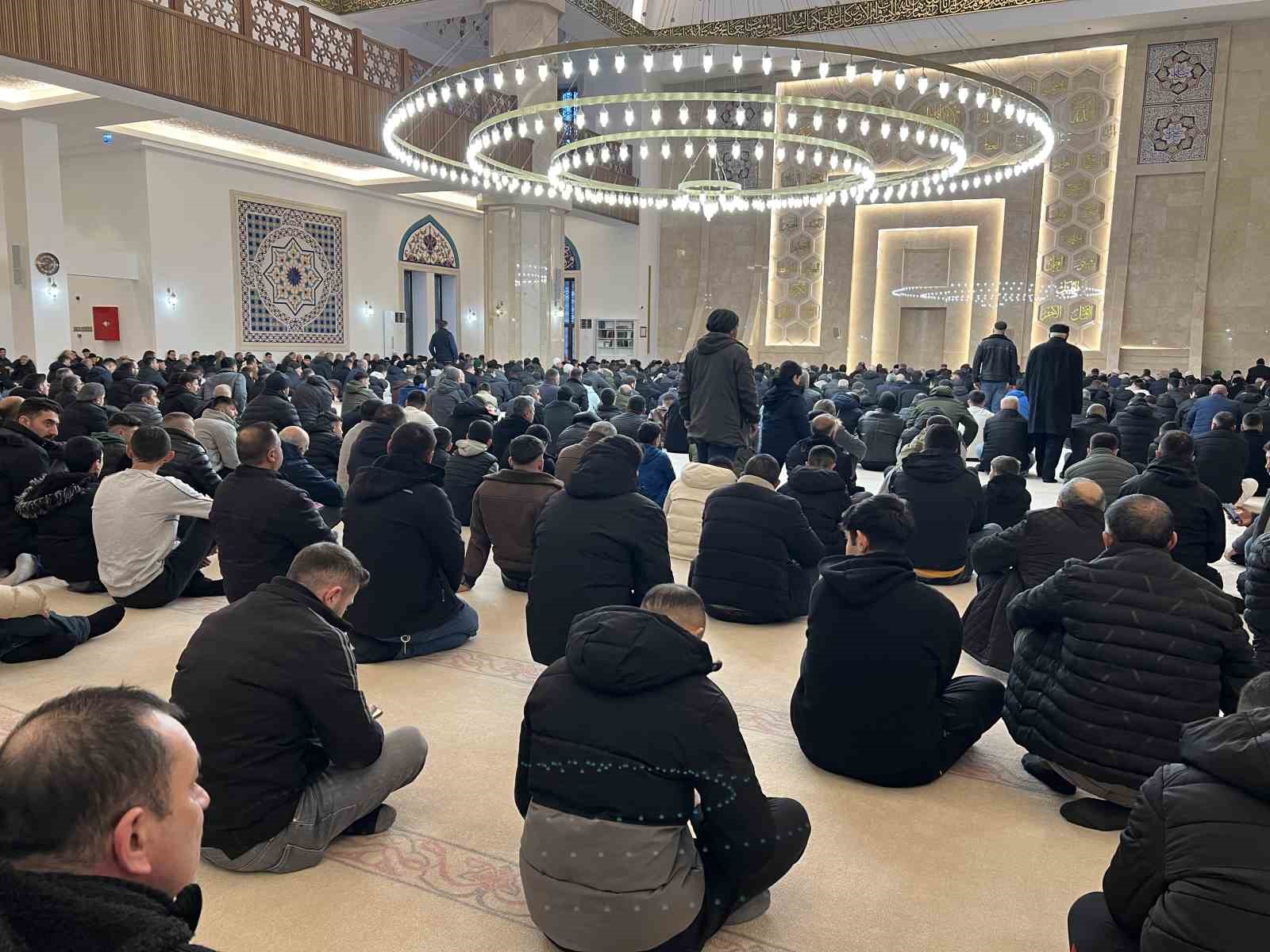 karsta bayram namazinda camiler doldu tasti 1 aIUTplFJ