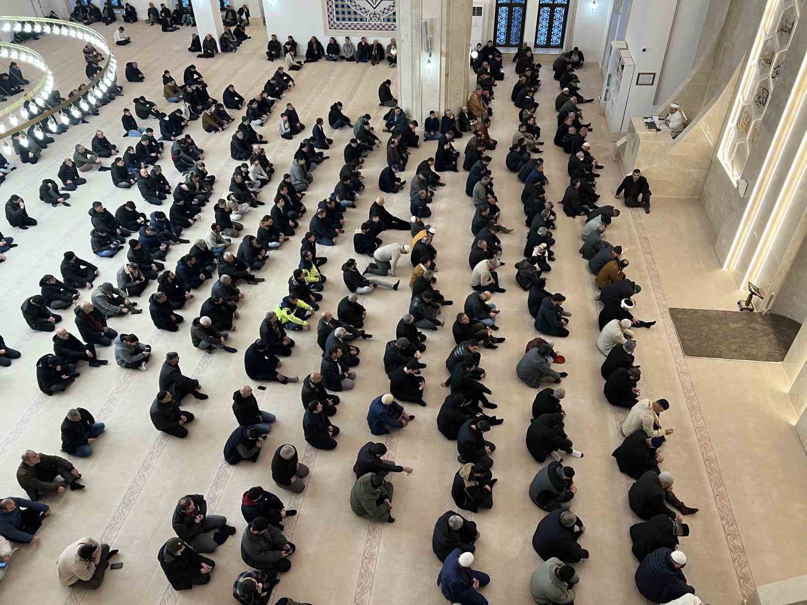 karsta bayram namazinda camiler doldu tasti 2 cYwYfyfy