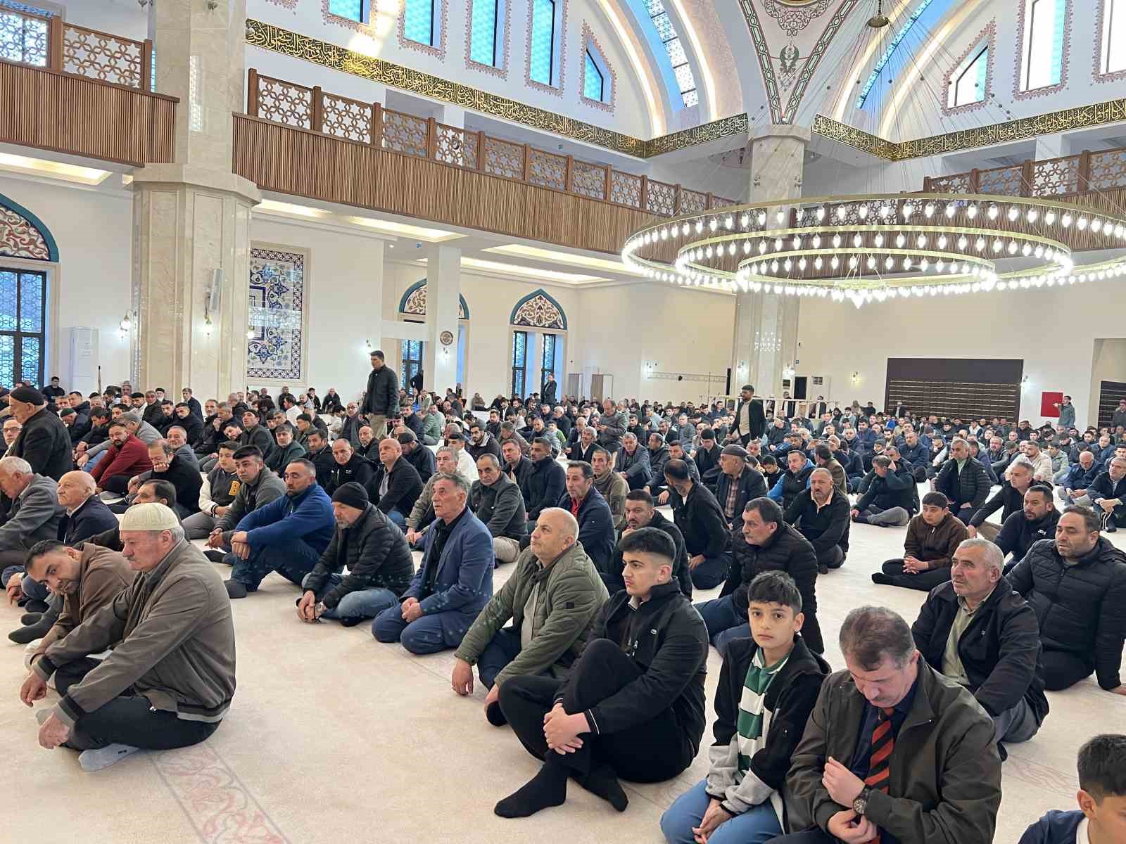 karsta bayram namazinda camiler doldu tasti 4 NlRBRtV9