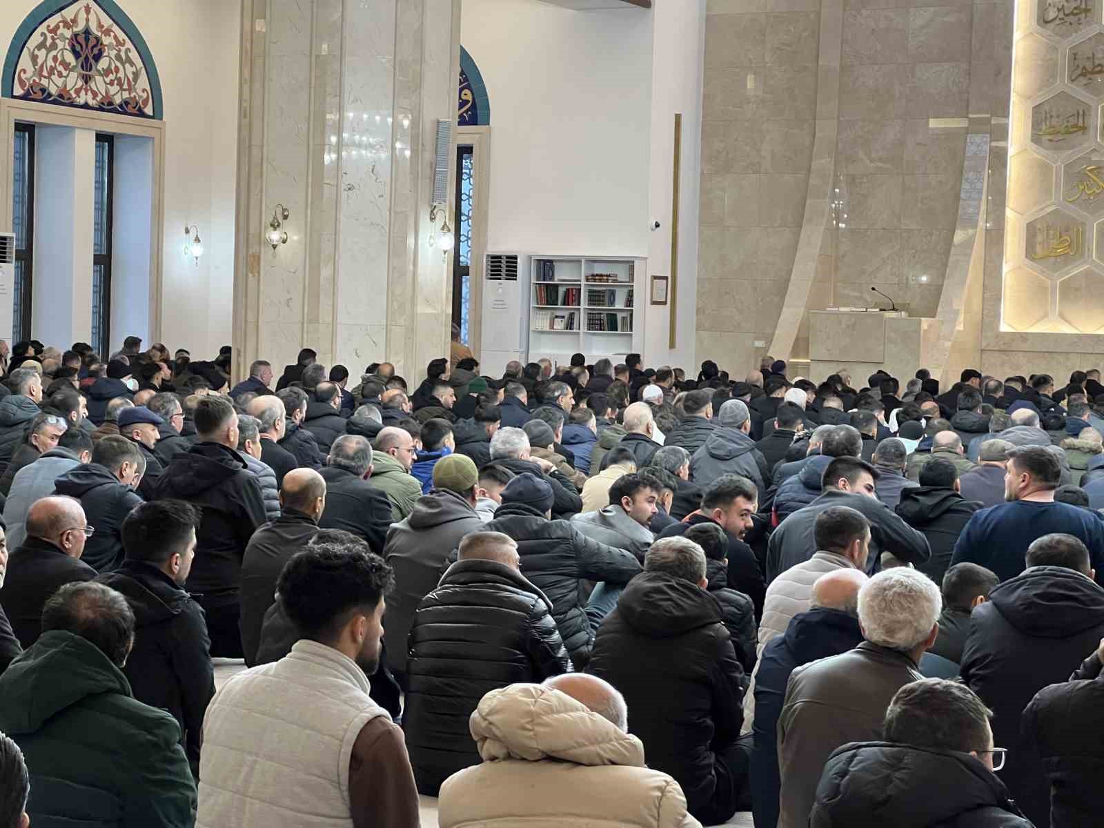 karsta bayram namazinda camiler doldu tasti 7 39Kv93Rk